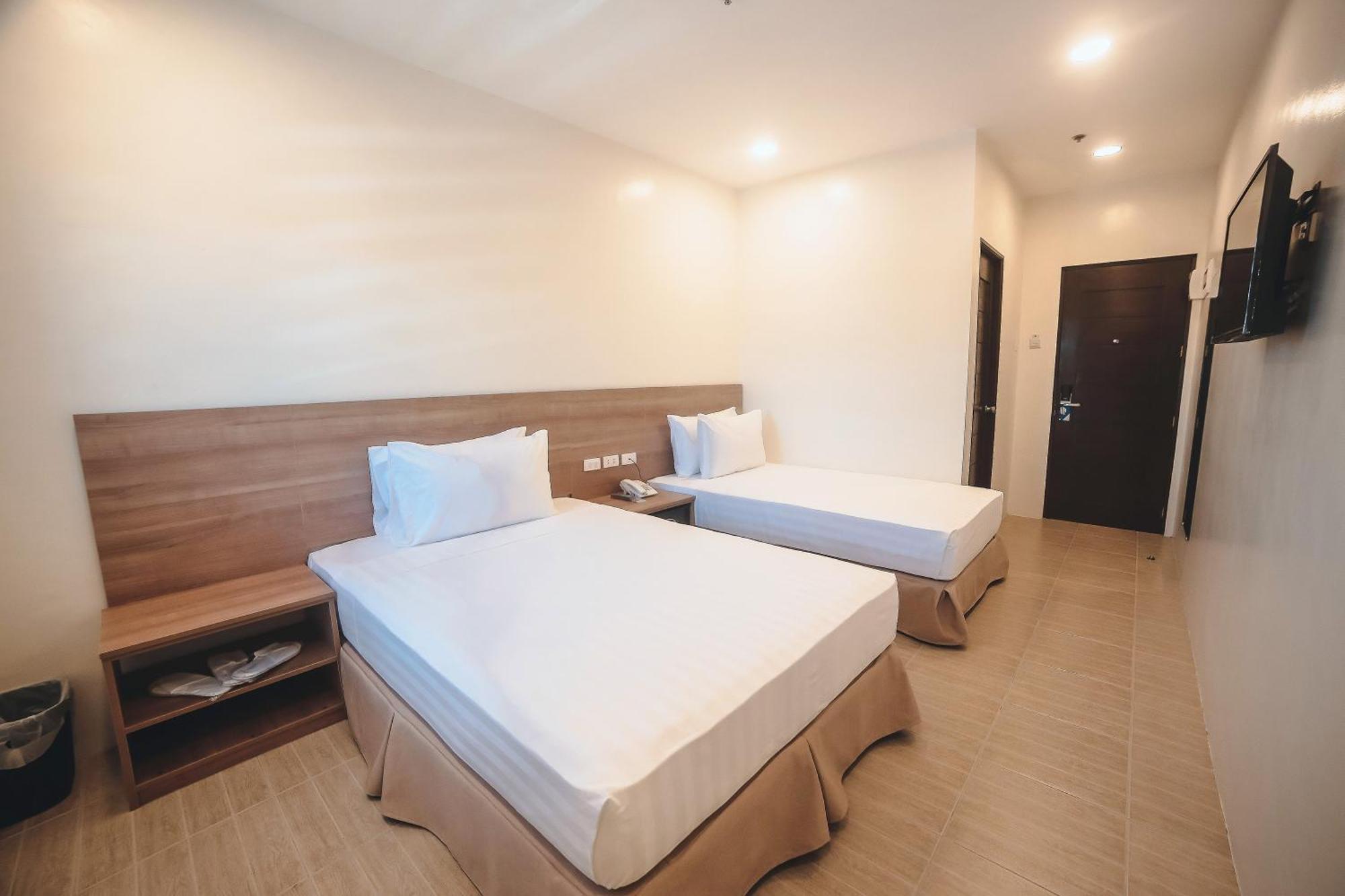 Trip Inn Near Airport Or City Center Legazpi Exterior foto